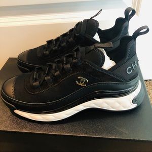 Chanel sneakers size 35.5 brand new